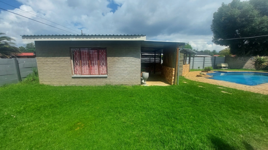 3 Bedroom Property for Sale in Helikonpark Gauteng