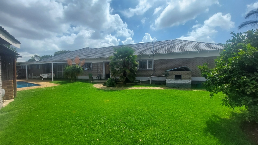 3 Bedroom Property for Sale in Helikonpark Gauteng