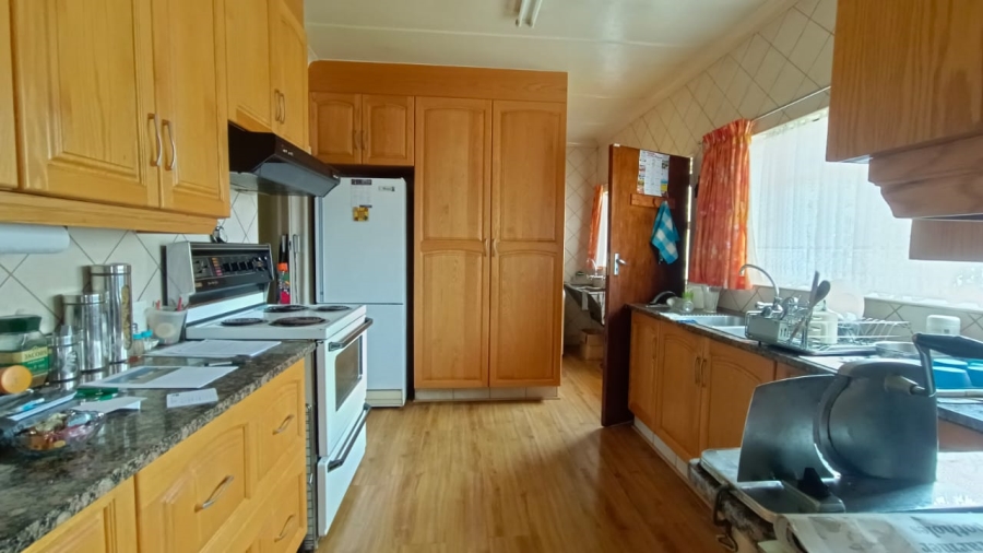 4 Bedroom Property for Sale in Greenhills Gauteng