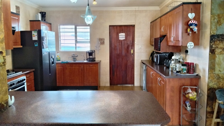 4 Bedroom Property for Sale in Greenhills Gauteng