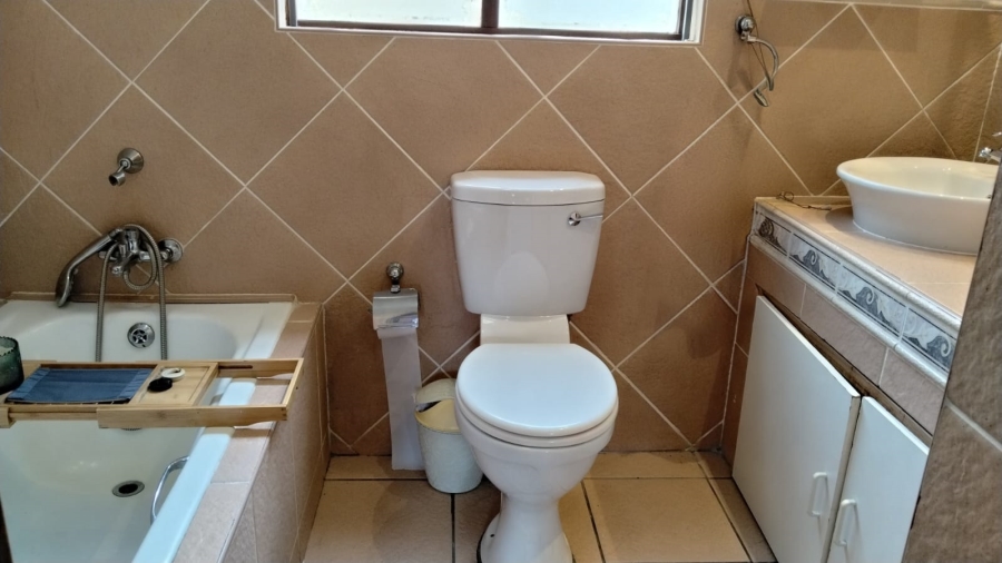 4 Bedroom Property for Sale in Greenhills Gauteng