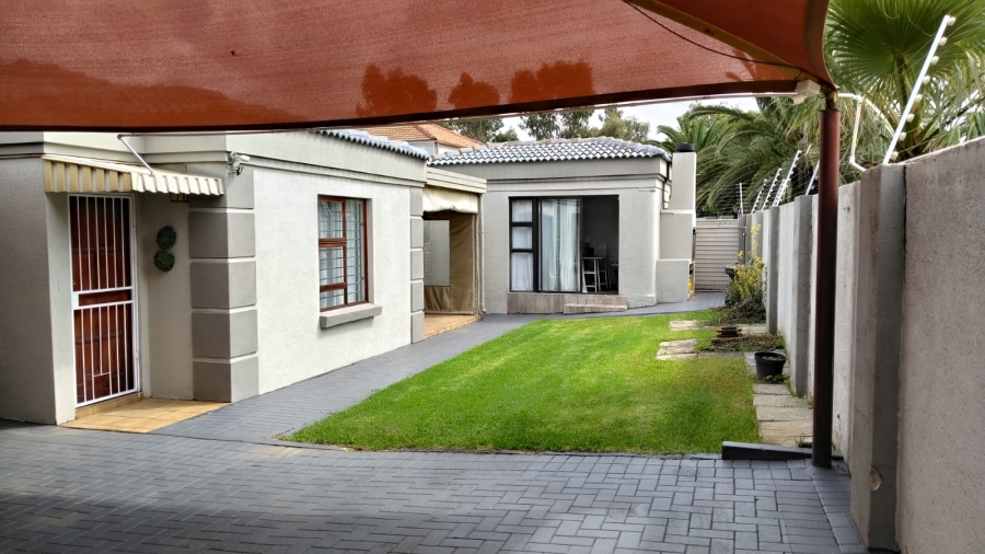 4 Bedroom Property for Sale in Greenhills Gauteng