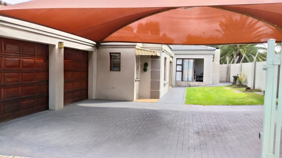 4 Bedroom Property for Sale in Greenhills Gauteng