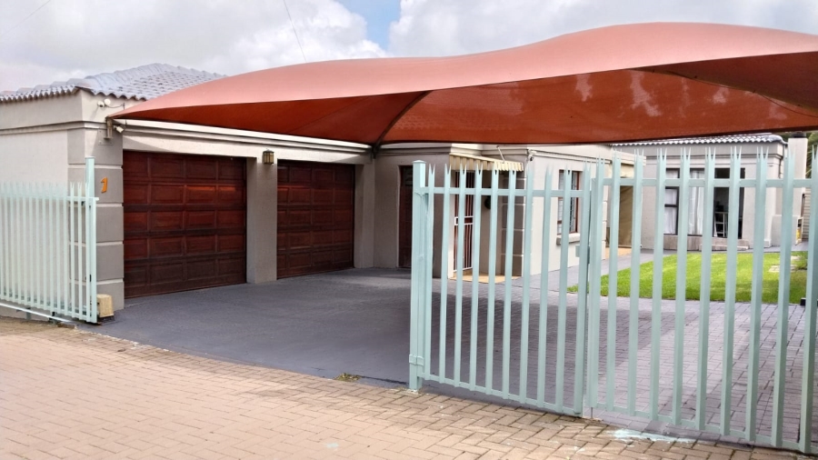 4 Bedroom Property for Sale in Greenhills Gauteng