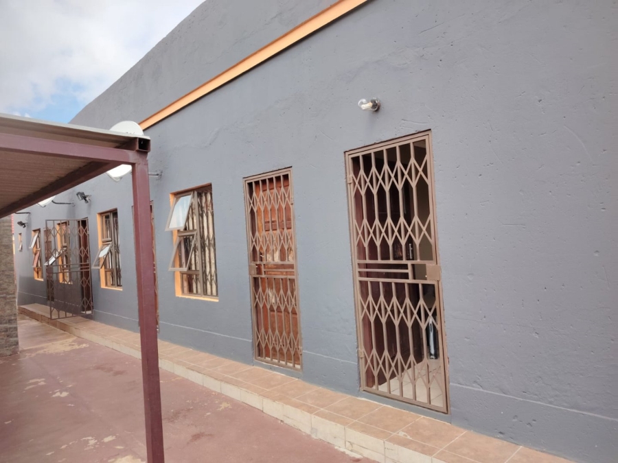 3 Bedroom Property for Sale in Finsbury Gauteng