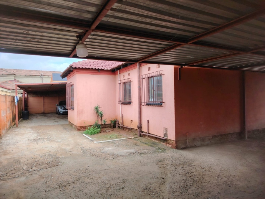 3 Bedroom Property for Sale in Finsbury Gauteng