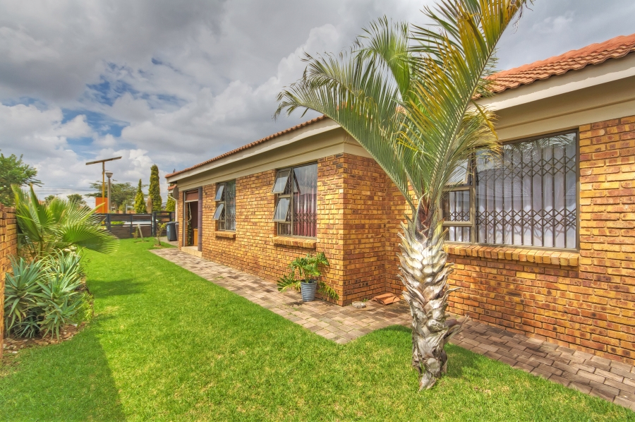 3 Bedroom Property for Sale in Albertsdal Gauteng