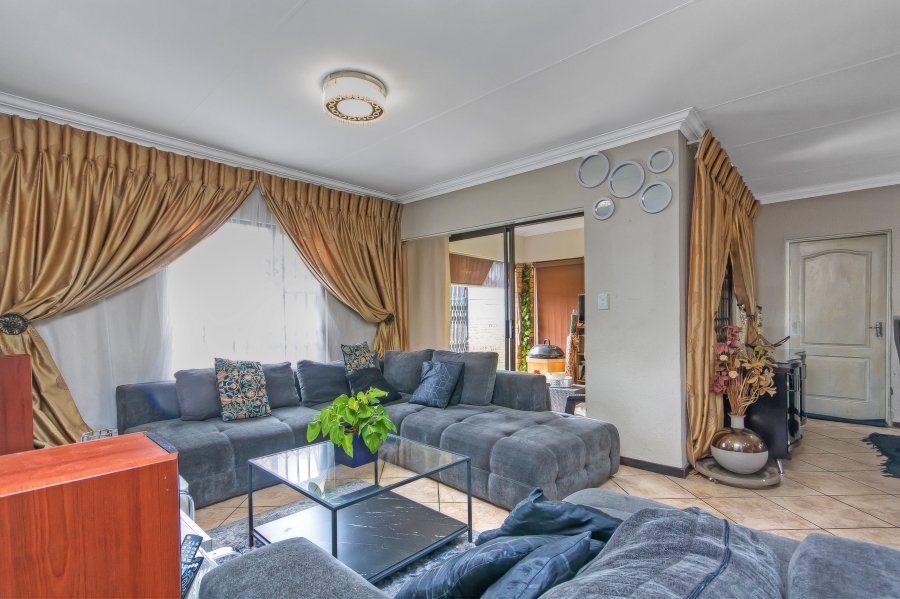 3 Bedroom Property for Sale in Albertsdal Gauteng