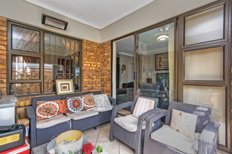 3 Bedroom Property for Sale in Albertsdal Gauteng