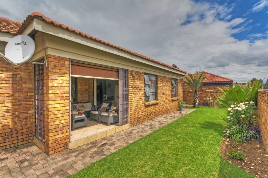 3 Bedroom Property for Sale in Albertsdal Gauteng