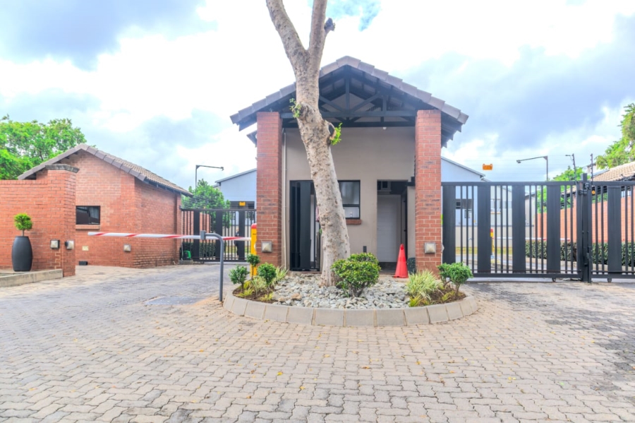 2 Bedroom Property for Sale in North Riding Gauteng