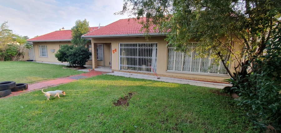 To Let 4 Bedroom Property for Rent in Verwoerdpark Gauteng
