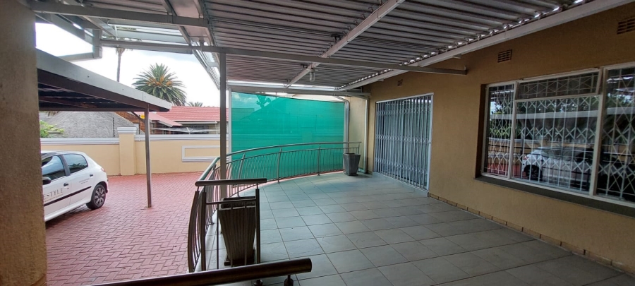 To Let 4 Bedroom Property for Rent in Verwoerdpark Gauteng