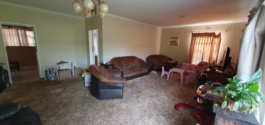 To Let 4 Bedroom Property for Rent in Verwoerdpark Gauteng