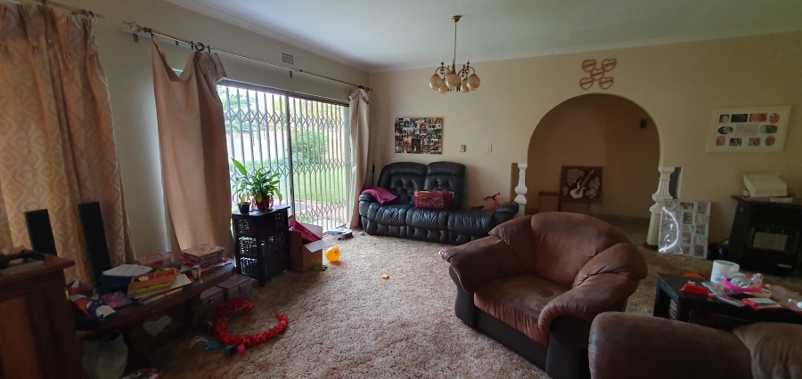 To Let 4 Bedroom Property for Rent in Verwoerdpark Gauteng