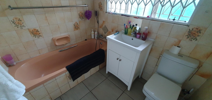 To Let 4 Bedroom Property for Rent in Verwoerdpark Gauteng