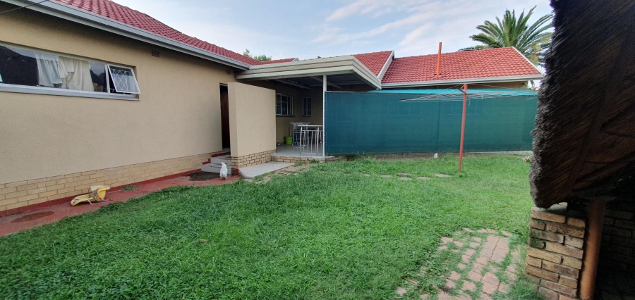 To Let 4 Bedroom Property for Rent in Verwoerdpark Gauteng