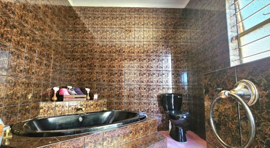 3 Bedroom Property for Sale in Oakdene Gauteng