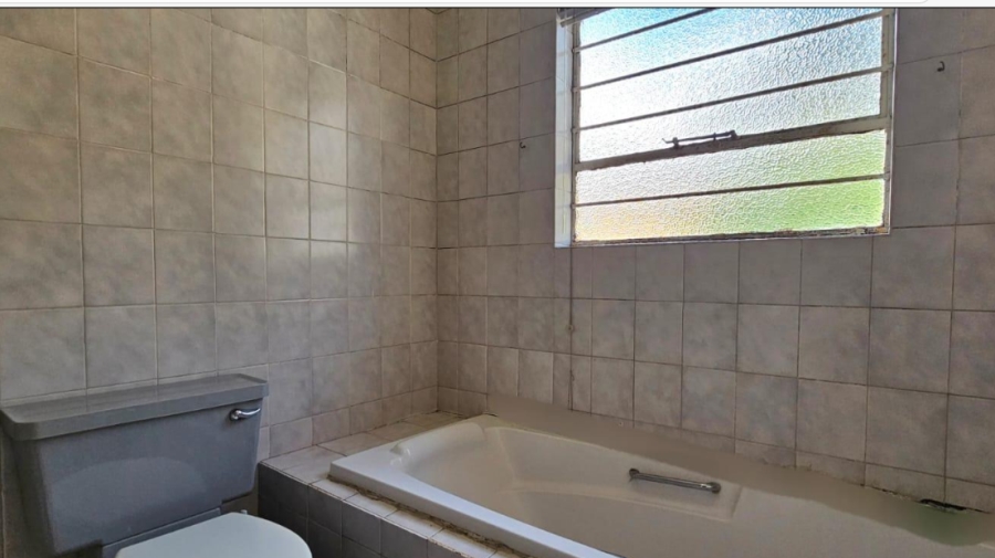 3 Bedroom Property for Sale in Oakdene Gauteng