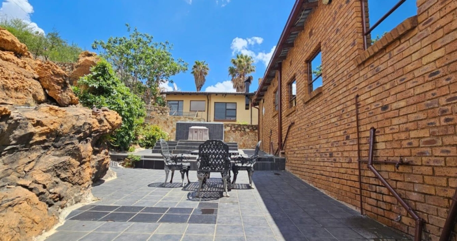 3 Bedroom Property for Sale in Oakdene Gauteng