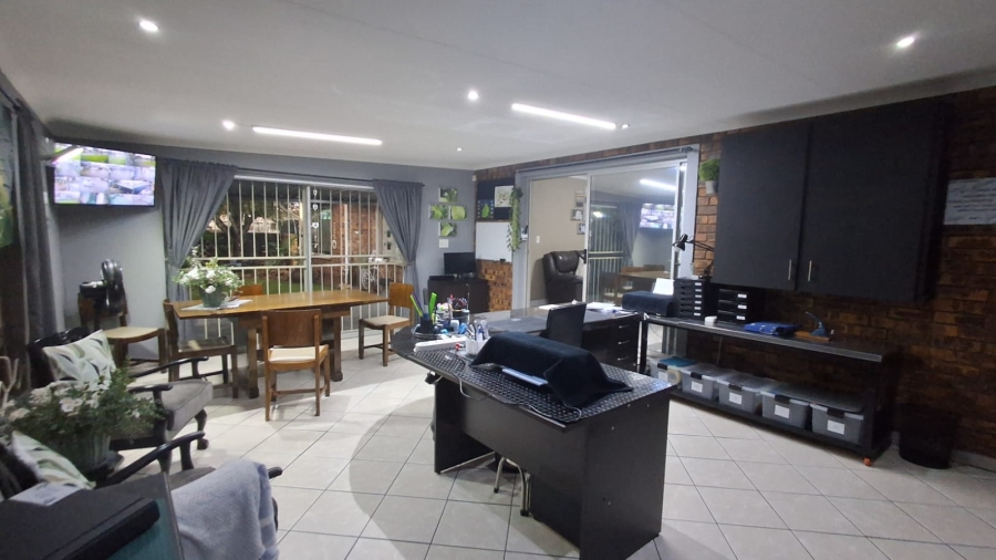 3 Bedroom Property for Sale in Dunnottar Gauteng