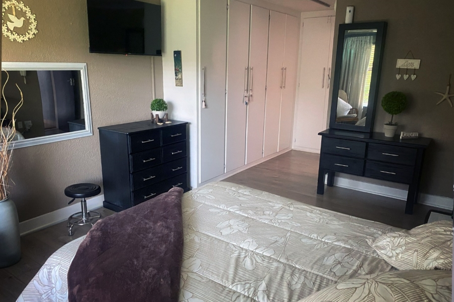 3 Bedroom Property for Sale in Dunnottar Gauteng