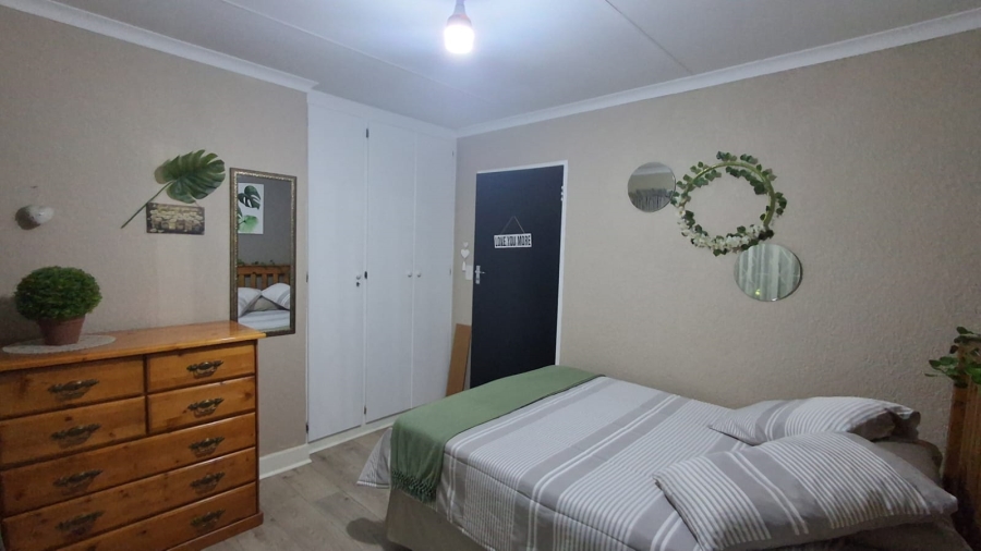 3 Bedroom Property for Sale in Dunnottar Gauteng