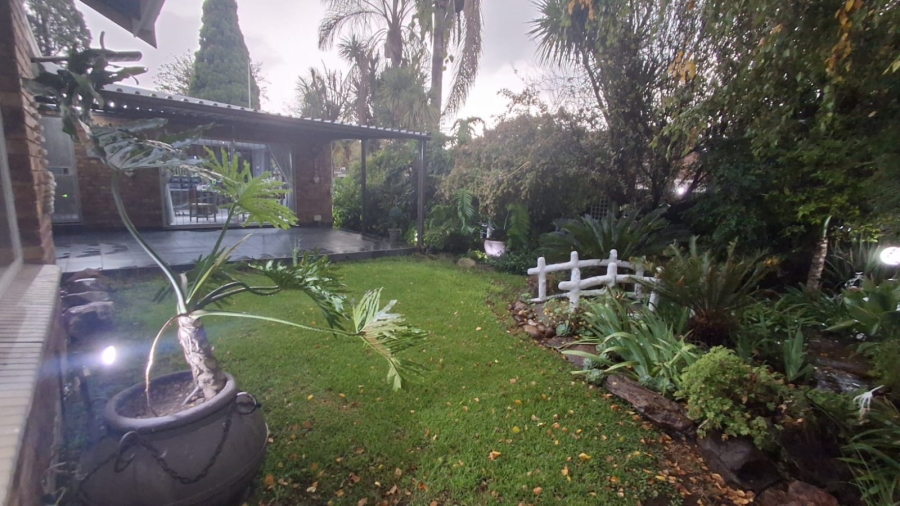 3 Bedroom Property for Sale in Dunnottar Gauteng