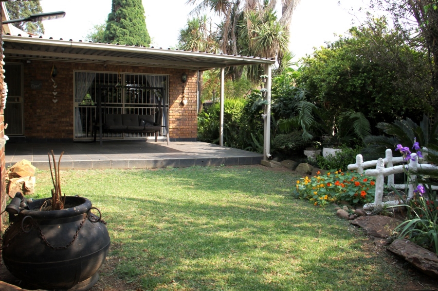3 Bedroom Property for Sale in Dunnottar Gauteng