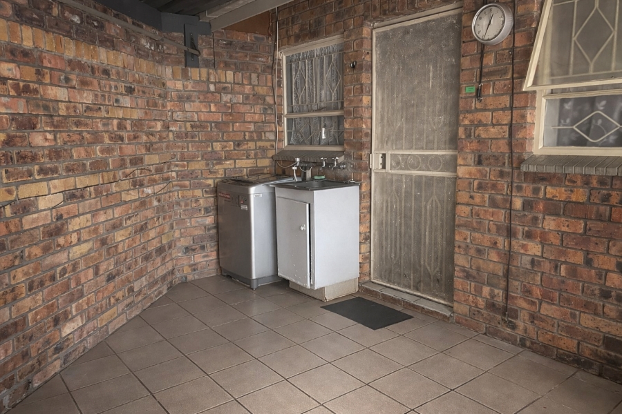 3 Bedroom Property for Sale in Dunnottar Gauteng