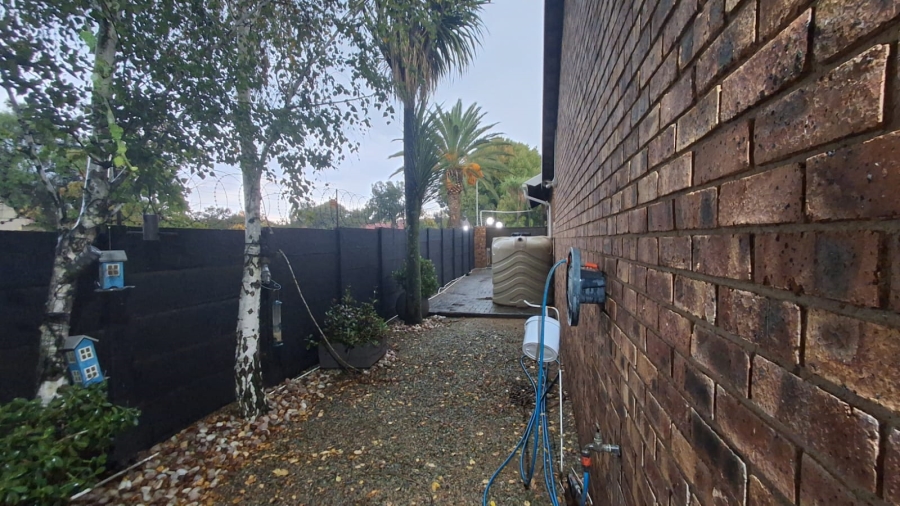 3 Bedroom Property for Sale in Dunnottar Gauteng