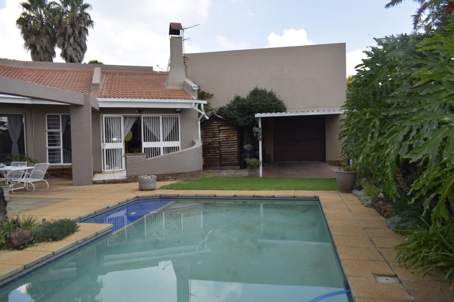 5 Bedroom Property for Sale in Sunward Park Gauteng