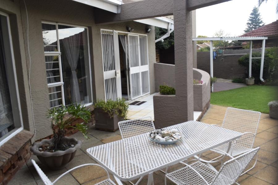 5 Bedroom Property for Sale in Sunward Park Gauteng
