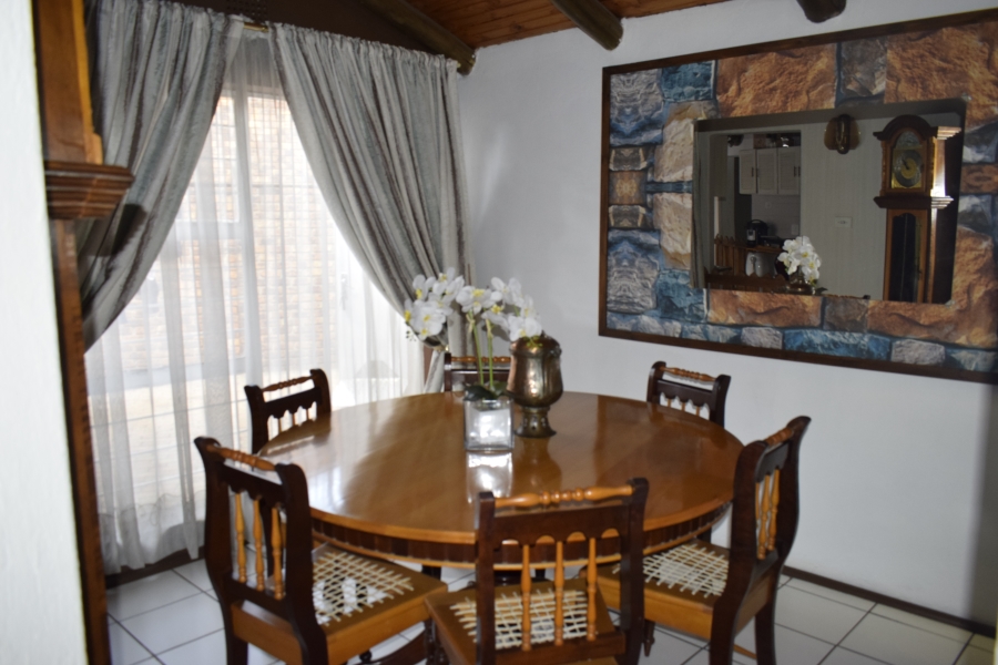 5 Bedroom Property for Sale in Sunward Park Gauteng