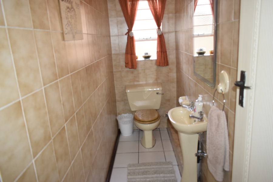 5 Bedroom Property for Sale in Sunward Park Gauteng