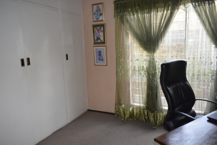 5 Bedroom Property for Sale in Sunward Park Gauteng