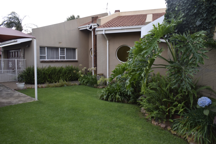 5 Bedroom Property for Sale in Sunward Park Gauteng