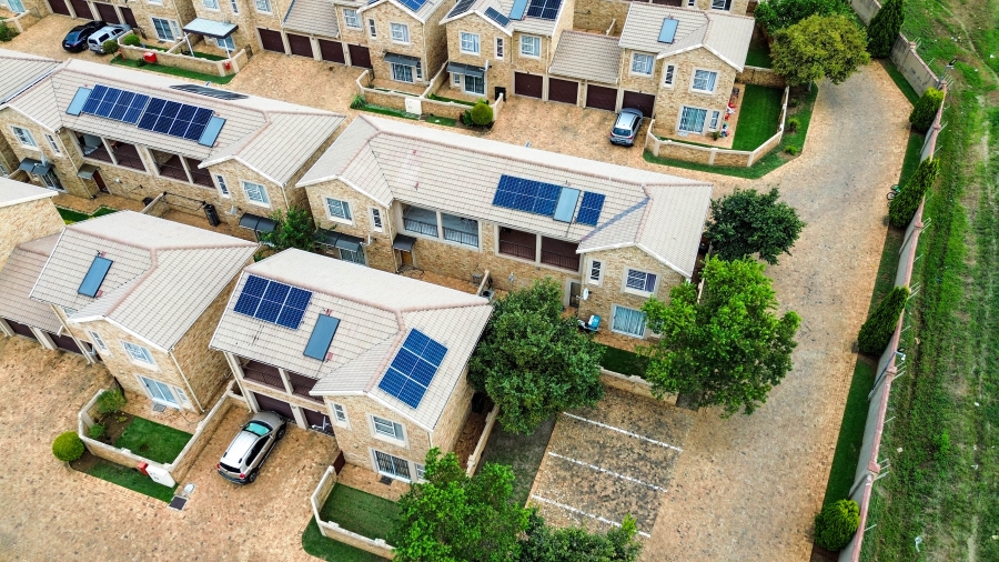 3 Bedroom Property for Sale in Heuwelsig Estate Gauteng