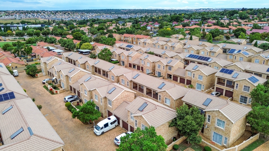 3 Bedroom Property for Sale in Heuwelsig Estate Gauteng