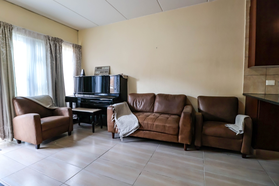 3 Bedroom Property for Sale in Heuwelsig Estate Gauteng