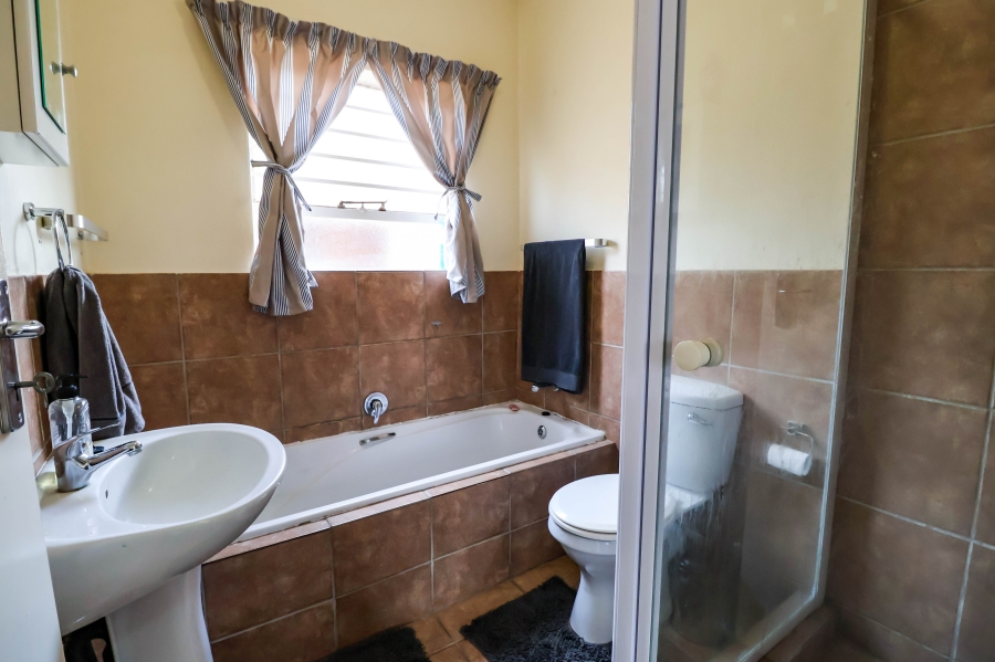 3 Bedroom Property for Sale in Heuwelsig Estate Gauteng