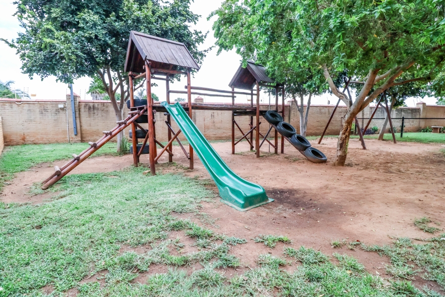 3 Bedroom Property for Sale in Heuwelsig Estate Gauteng