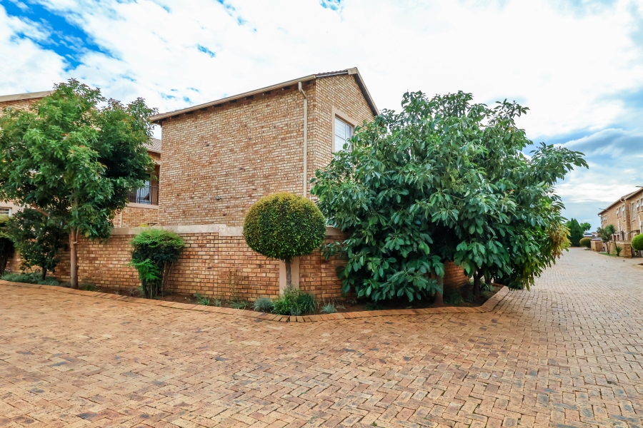 3 Bedroom Property for Sale in Heuwelsig Estate Gauteng