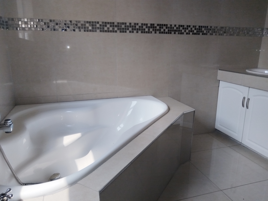 5 Bedroom Property for Sale in Vanderbijlpark SW 5 Gauteng