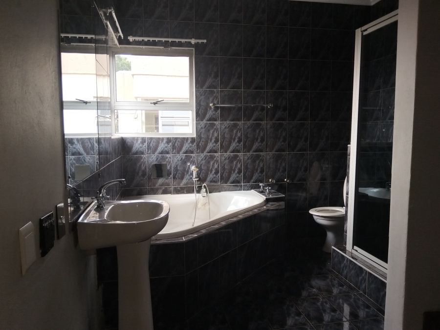 5 Bedroom Property for Sale in Vanderbijlpark SW 5 Gauteng