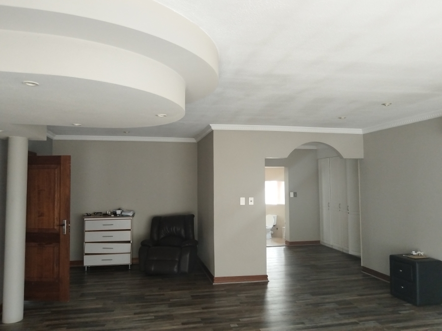 5 Bedroom Property for Sale in Vanderbijlpark SW 5 Gauteng