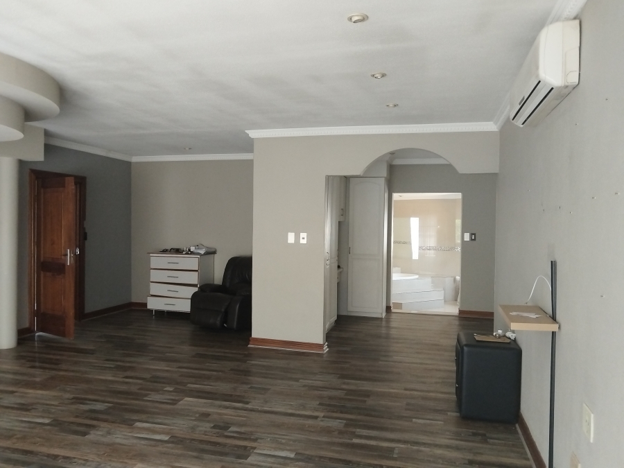 5 Bedroom Property for Sale in Vanderbijlpark SW 5 Gauteng