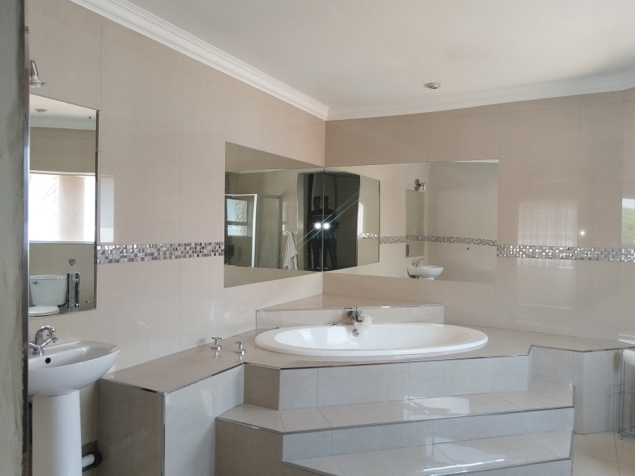 5 Bedroom Property for Sale in Vanderbijlpark SW 5 Gauteng