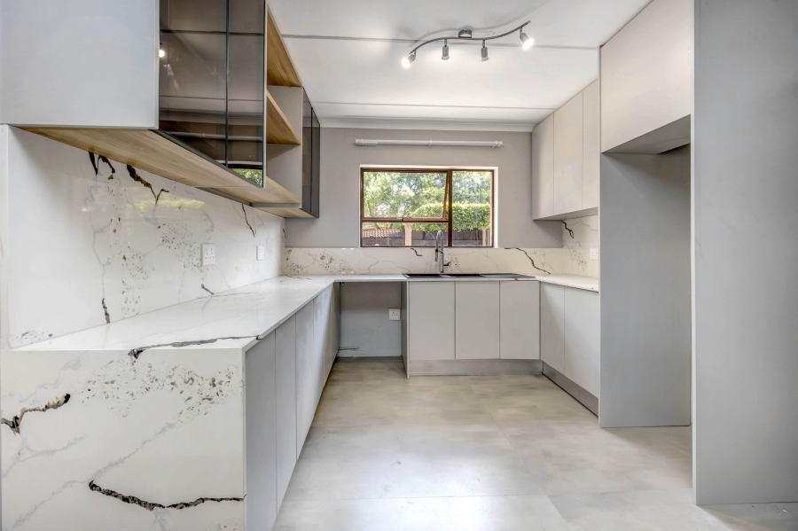 To Let 3 Bedroom Property for Rent in Broadacres Gauteng