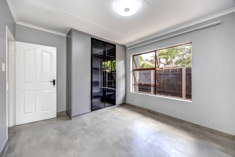 To Let 3 Bedroom Property for Rent in Broadacres Gauteng